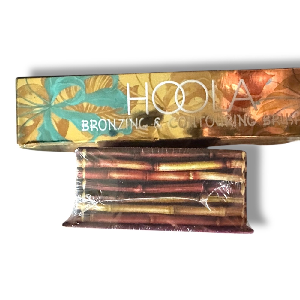 Benefit Hoola Matte Bronzing Powder & Luxe Teal Contouring Brush SET! SEALED - Picture 4 of 7